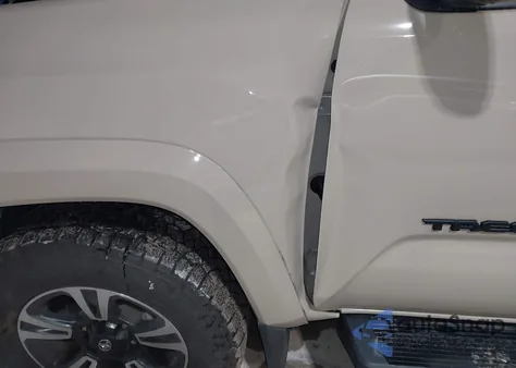 2019 Toyota Tacoma Trd Sport z USA, uszkodzony, nr VIN 3TMCZ5AN3KM197210